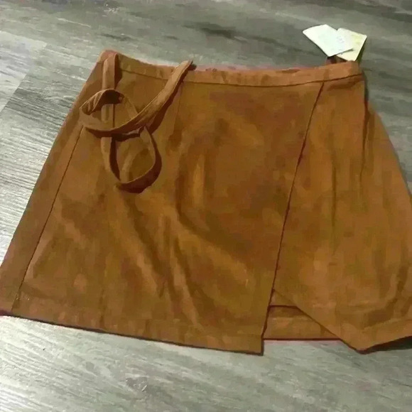 Living doll mini skirt - Picture 2 of 4